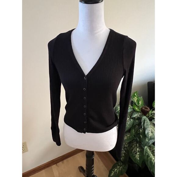 Abercrombie & Fitch Tops - Abercrombie & Fitch Black Ribbed Sweater